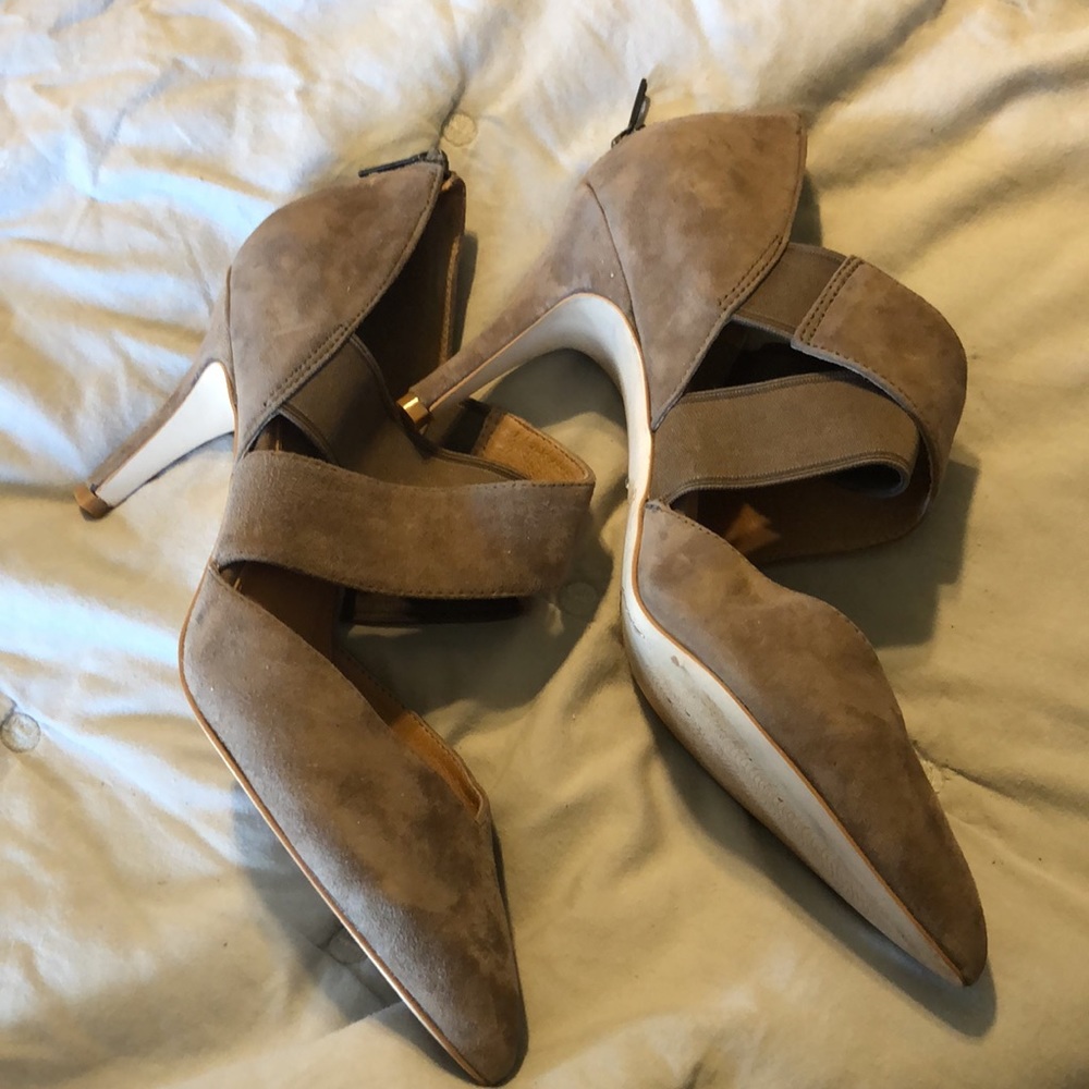 Heels - Picture 3 of 5